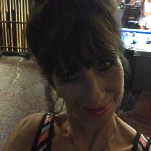 Meet your Posher, Ann